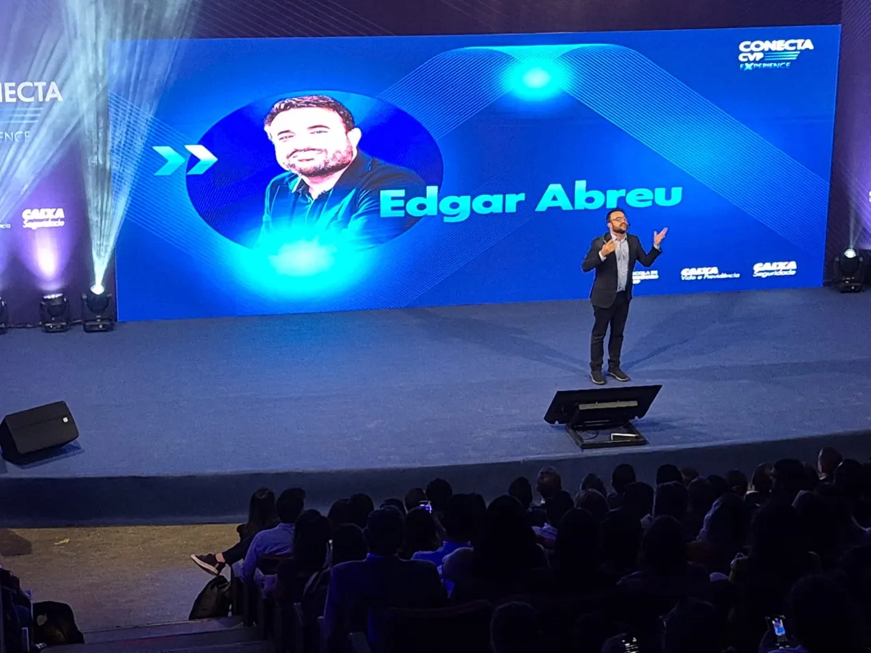 Edgar Abreu palestrando no Conecta CVP Experience