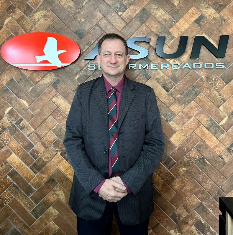 Valdecir Pressi — CFO Asun Supermercados